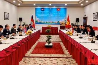 Quang cảnh hội đàm. 