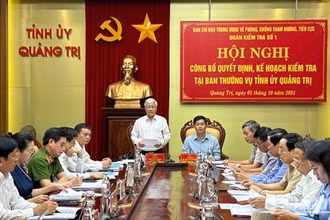 Đồng chí Đỗ Văn Chiến, Ủy viên Bộ Chính trị, Bí thư Trung ương Đảng, Chủ tịch Ủy ban Trung ương Mặt trận Tổ quốc Việt Nam phát biểu tại hội nghị.