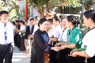 Bí thư Tỉnh ủy Lai Châu - Giàng Páo Mỷ dự Ngày hội Đại đoàn kết các dân tộc tại xã Mường Than, huyện Than Uyên.