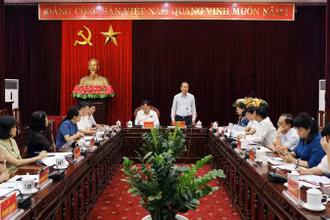 Toàn cảnh buổi làm việc.