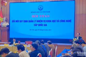 Bộ trưởng Khoa học và Công nghệ Huỳnh Thành Đạt phát biểu tại hội thảo. 