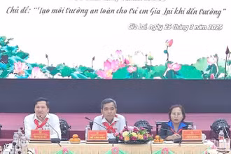 Các đồng chí chủ trì đối thoại.