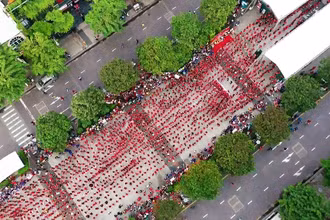 3 nghìn đội viên, thiếu niên, nhi đồng biểu diễn flashmob trên Phố đi bộ Nguyễn Huệ.