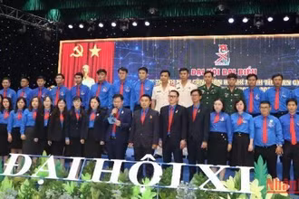 Ban Chấp hành Tỉnh đoàn An Giang khóa XI ra mắt Đại hội.