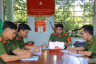 Các chiến sĩ đang công tác tại Công an xã Hòa Tiến, huyện Hòa Vang, thành phố Đà Nẵng.