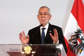 Ông Alexander Van der Bellen được bầu lại làm Tổng thống Cộng hòa Áo. (Ảnh: AFP/TTXVN)