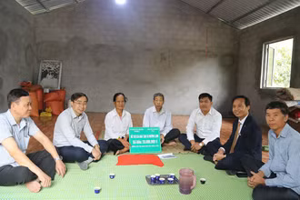 Ngôi nhà mới khang trang được bàn giao nhà cho gia đình ông Hà Văn Sể.