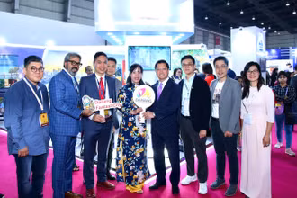 Đại sứ Việt Nam tại Ấn Độ Nguyễn Thanh Hải tại gian hàng Danang FantastiCity. (Ảnh: Sở Du lịch Đà Nẵng)