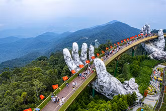 Cầu Vàng, điểm nhấn của du lịch Đà Nẵng. 