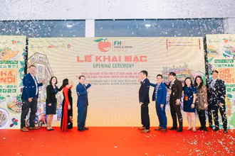 Các đại biểu khai mạc triển lãm quốc tế Food & Hotel Hanoi 2023. 