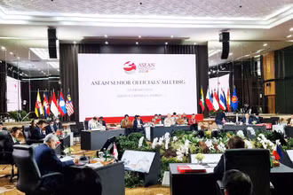 Toàn cảnh phiên họp. 