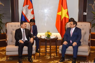 Hai Thủ tướng trao đổi trước khi Thủ tướng Hun Manet rời Hà Nội, lên đường về nước.