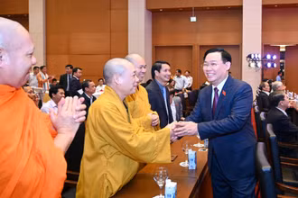 [Ảnh] Chủ tịch Quốc hội gặp mặt đại biểu Quốc hội là người dân tộc thiểu số, nhân sĩ trí thức, chức sắc tôn giáo và nhà giáo 