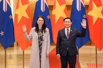 Chủ tịch Quốc hội Vương Đình Huệ và Thủ tướng New Zealand Jacinda Ardern tại buổi tiếp. (Ảnh: Duy Linh) 