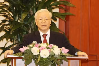 Tổng Bí thư Nguyễn Phú Trọng phát biểu tại Đại hội đại biểu toàn quốc Hội Chữ thập đỏ Việt Nam. (Ảnh TTXVN)