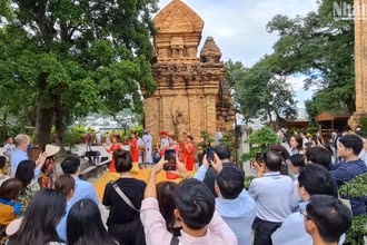 Nha Trang là một trong những điểm đến được du khách Hàn Quốc yêu thích cho những chuyến "du lịch dài ngày". (Ảnh: N.T)