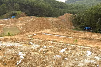 Khu vực khai thác vàng trái phép ở xã Tam Lãnh, huyện Phú Ninh, tỉnh Quảng Nam.