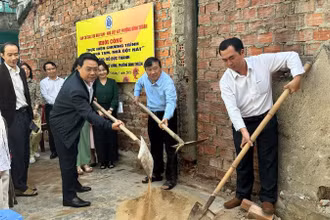 Khởi công xây dựng nhà tình nghĩa cho hộ nghèo ở thành phố Đà Nẵng.