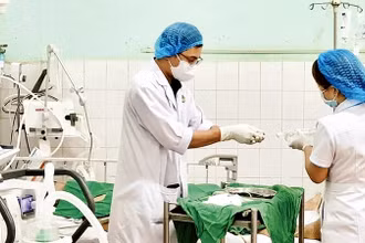 Cán bộ y tế tại Bệnh viện đa khoa Gia Lai. (Ảnh: Phan Hòa)