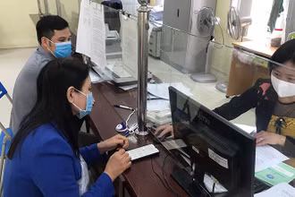 Giao dịch tại Bảo hiểm xã hội Hà Nội. (Ảnh: HSS)