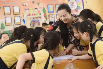 [Video] Học sinh tiểu học Việt Nam thuộc nhóm dẫn đầu Đông Nam Á lĩnh vực Toán, Đọc hiểu và Viết