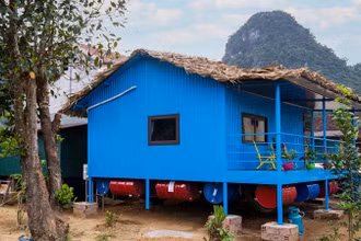 Homestay thích ứng thời tiết là những nhà nổi ở Tân Hóa, huyện Minh Hóa (Quảng Bình).
