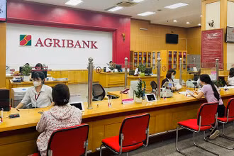 Fitch đã nâng bậc tín nhiệm nhà phát hành nợ dài hạn của Agribank lên mức BB+.