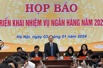 Toàn cảnh cuộc họp báo.