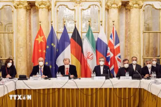 Các đại biểu tham dự vòng đàm phán về thỏa thuận hạt nhân Iran ở Vienna, Áo, ngày 3/12/2021. (Ảnh: THX/TTXVN)