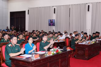  Các đại biểu dự hội nghị. 