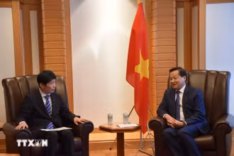 Phó Thủ tướng Chính phủ Lê Minh Khái tiếp Thống đốc tỉnh Gunma, ông Yamamoto Ichita. (Ảnh: Nguyễn Tuyến/TTXVN)
