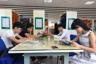 Thư viện dành cho công nhân Nhà máy Samsung Electronics Việt Nam Thái Nguyên (SEVT). 