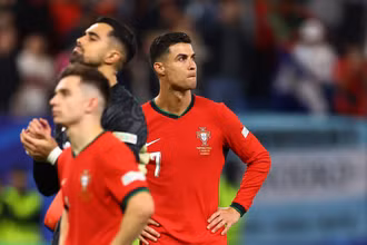 Ronaldo không thể có cho mình bất cứ bàn thắng nào tại kỳ Euro năm nay. Ảnh: Reuters.