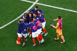 Nước Pháp không ngủ khi “đặt chân” vào chung kết World Cup 2022