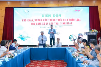 Toàn cảnh Diễn đàn.