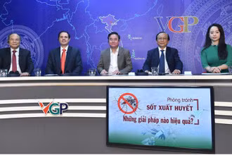 Khách mời tham dự Tọa đàm. (Ảnh: Dương Tuấn)