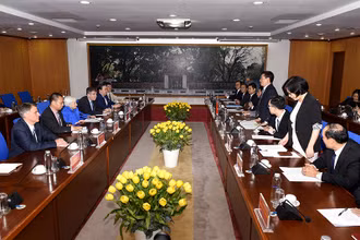 Quang cảnh buổi làm việc.