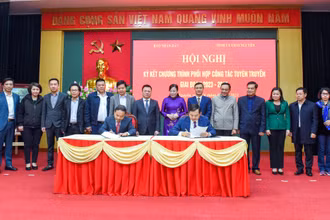 Lễ ký kết Chương trình hợp tác tuyên truyền giai đoạn 2023-2025 giữa Báo Nhân Dân và Tỉnh ủy Thái Nguyên. (Ảnh: THÀNH ĐẠT)