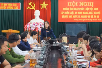 Ủy ban nhân dân huyện Hương Khê (Hà Tĩnh) tập huấn Luật An ninh mạng, Luật Bảo vệ bí mật Nhà nước cho cán bộ, đảng viên. Ảnh: hatinh.gov.vn