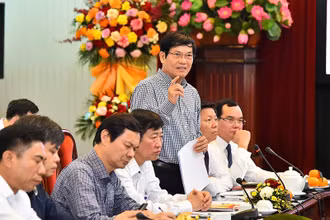Phó Trưởng Ban Kinh tế Trung ương Đỗ Ngọc An chia sẻ tại tọa đàm. (Ảnh: THỦY NGUYÊN)