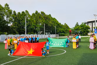 Quang cảnh lễ khai mạc Giải bóng đá người làm báo Thanh Hóa.
