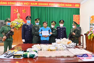Lực lượng chức năng ở Thanh Hóa hiện tạm giữ đối tượng cùng tang vật vụ án.