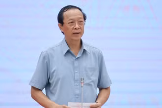 Thứ trưởng Giáo dục và Đào tạo Phạm Ngọc Thưởng tại Họp báo Chính phủ thường kỳ tháng 8. (Ảnh: VGP/Nhật Bắc)
