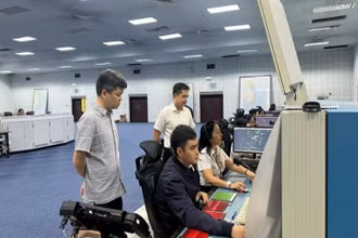 Quyền Tổng giám đốc Tổng Công ty Quản lý Bay Việt Nam (VATM) Nguyễn Công Long trực tiếp chỉ đạo công tác chuyển đổi, đưa Phân khu 7 (ACC HCM) vào khai thác.