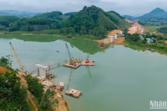 Nhiều hạng mục cầu trên tuyến cao tốc Tuyên Quang-Hà Giang tiến độ ngưng trệ do vướng mặt bằng.
