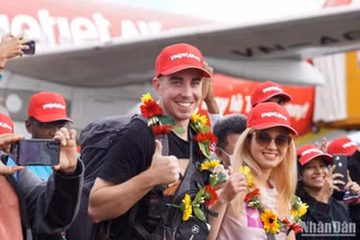 Vietjet là doanh nghiệp xếp thứ 5 trong Top 50 về doanh thu với 58,3 nghìn tỷ đồng, tăng 45% so cùng kỳ năm 2022.