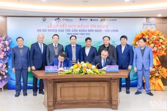 Ngân hàng Thương mại cổ phần Tiên Phong (TPBank) đã ký hợp đồng tài trợ vốn 2.500 tỷ đồng cho Công ty cổ phần cao tốc Hữu Nghị-Chi Lăng (doanh nghiệp dự án).