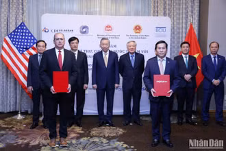 Sự kiện diễn ra trang trọng trước sự chứng kiến của Tổng Bí thư, Chủ tịch nước Tô Lâm nhân chuyến thăm và công tác tại Hoa Kỳ.