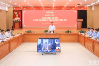 Bộ Xây dựng tổ chức họp giao ban quý I đánh giá tình hình triển khai các dự án trọng điểm, giải ngân,...
