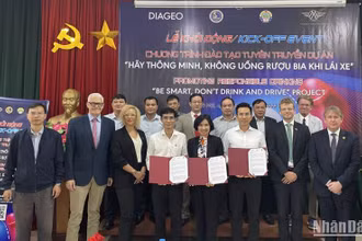 Các đại biểu tham dự lễ khởi động dự án Không uống rượu bia khi lái xe.
